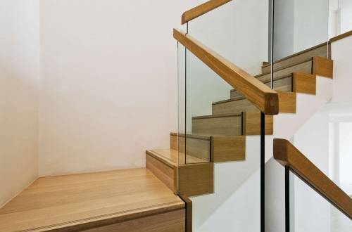 Antislip on wooden stairs